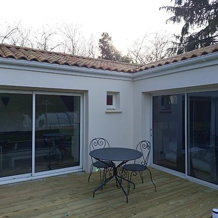 Mas Des Vignes Piscine Chauffee Bed and Breakfast Le Champ-Saint-Pere Εξωτερικό φωτογραφία