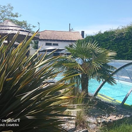 Mas Des Vignes Piscine Chauffee Bed and Breakfast Le Champ-Saint-Pere Εξωτερικό φωτογραφία