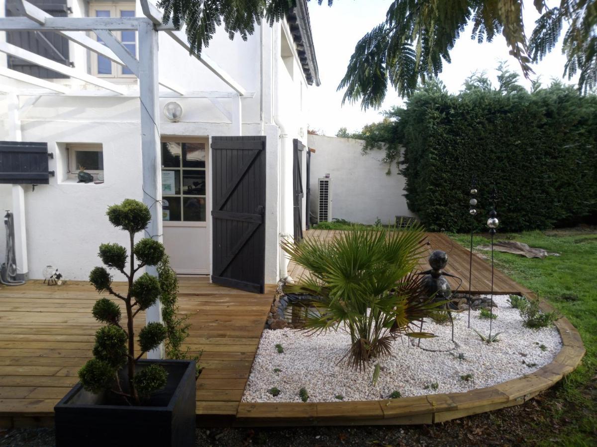 Mas Des Vignes Piscine Chauffee Bed and Breakfast Le Champ-Saint-Pere Εξωτερικό φωτογραφία