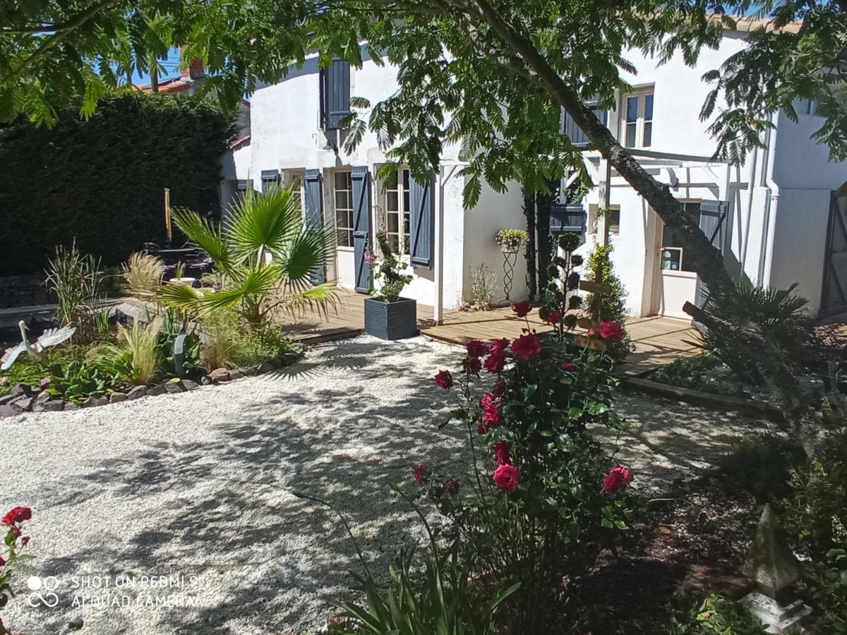 Mas Des Vignes Piscine Chauffee Bed and Breakfast Le Champ-Saint-Pere Εξωτερικό φωτογραφία