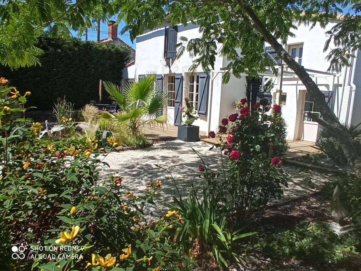 Mas Des Vignes Piscine Chauffee Bed and Breakfast Le Champ-Saint-Pere Εξωτερικό φωτογραφία