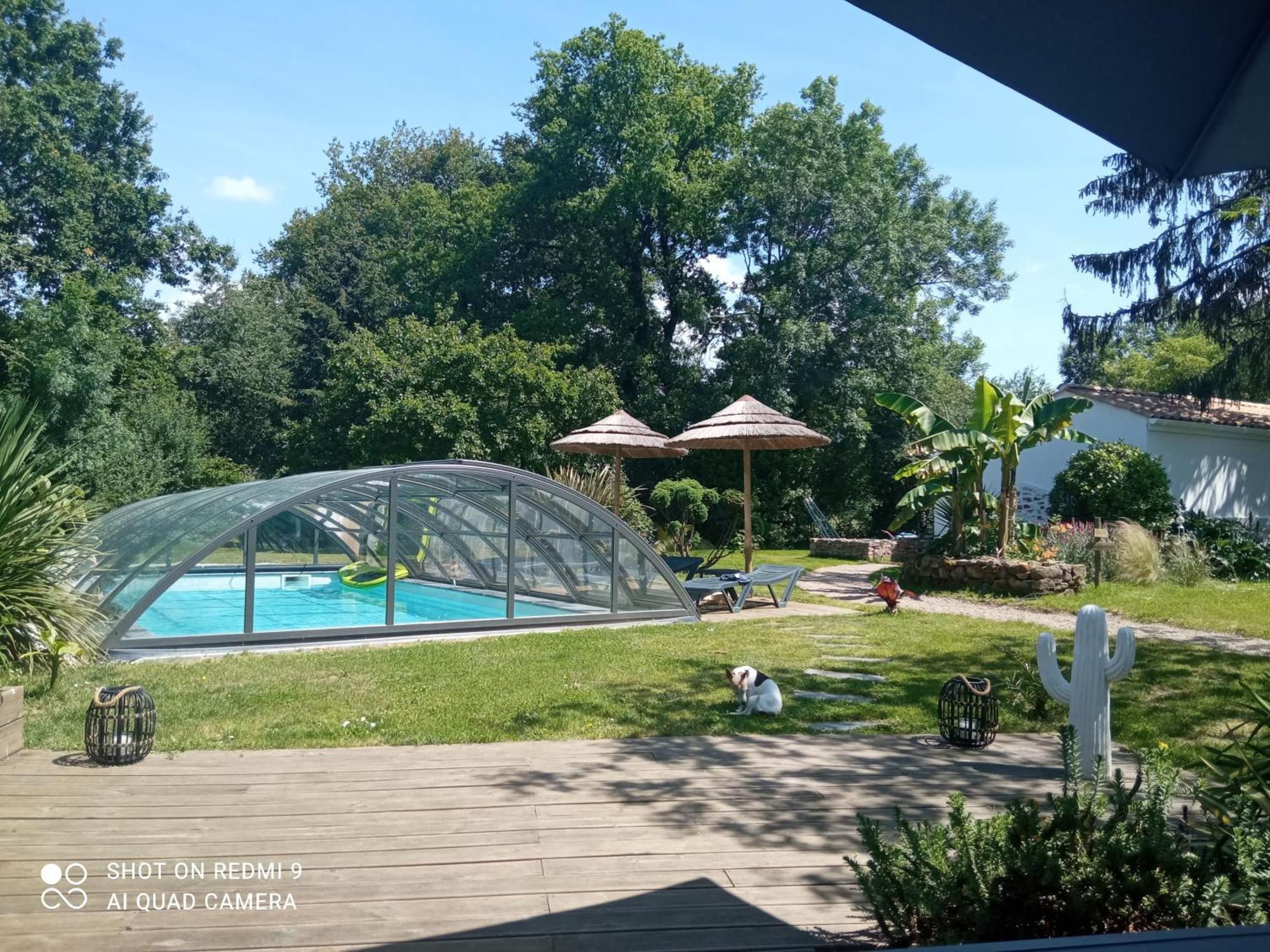 Mas Des Vignes Piscine Chauffee Bed and Breakfast Le Champ-Saint-Pere Εξωτερικό φωτογραφία
